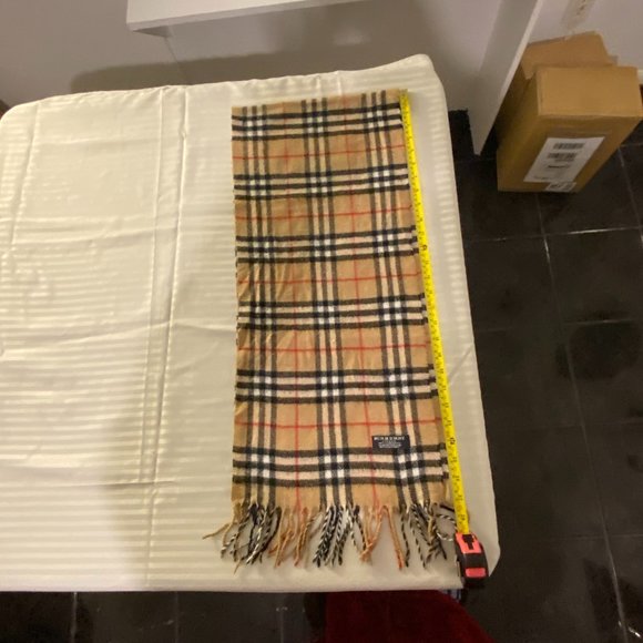 Unisex Burberry scarf authentic normal condition cashmere lambs wool fabric - Picture 3 of 4